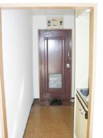 玄関　※写真は別室になります