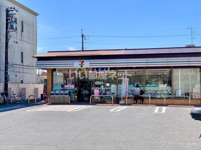 コンビニ　セブンイレブン 伏見稲荷榎木橋店（コンビニ）まで657m