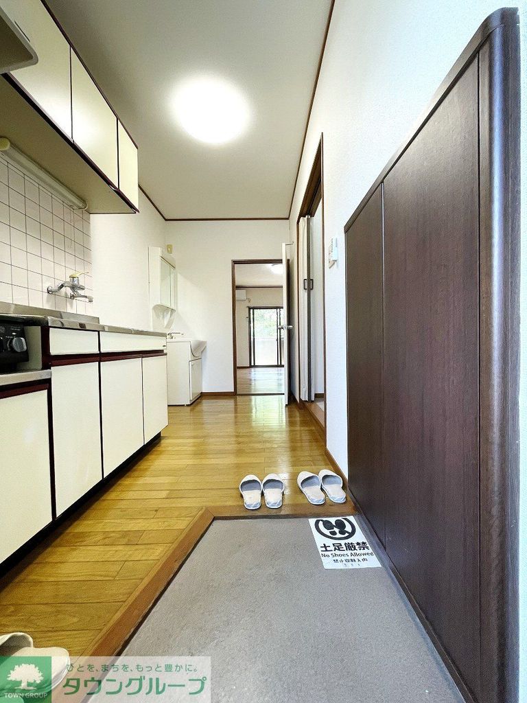 玄関　リビング/居室