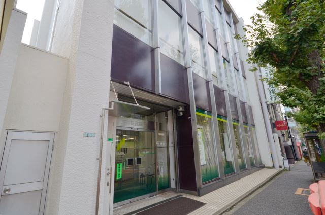 銀行　三井住友銀行（銀行）まで360m