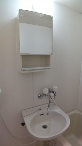 洗面設備　浴室内に洗面台がついてます♪