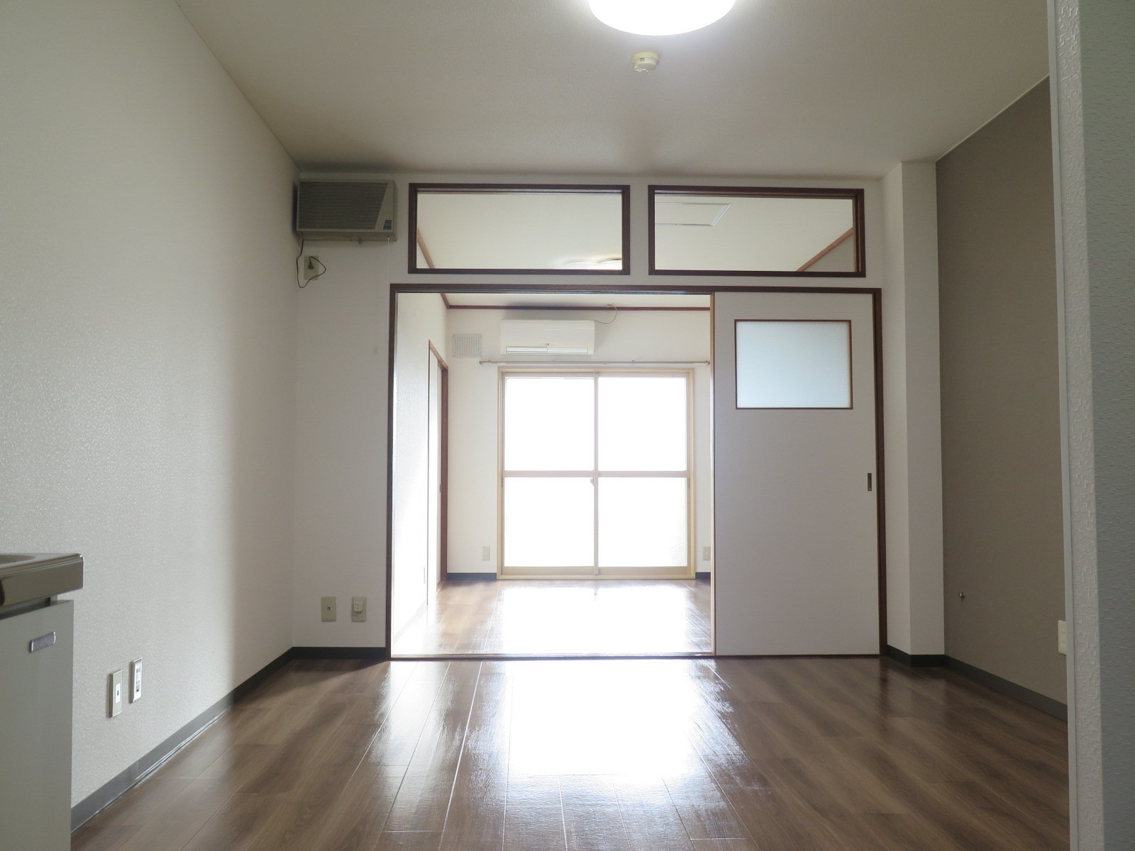 居室・リビング　居間