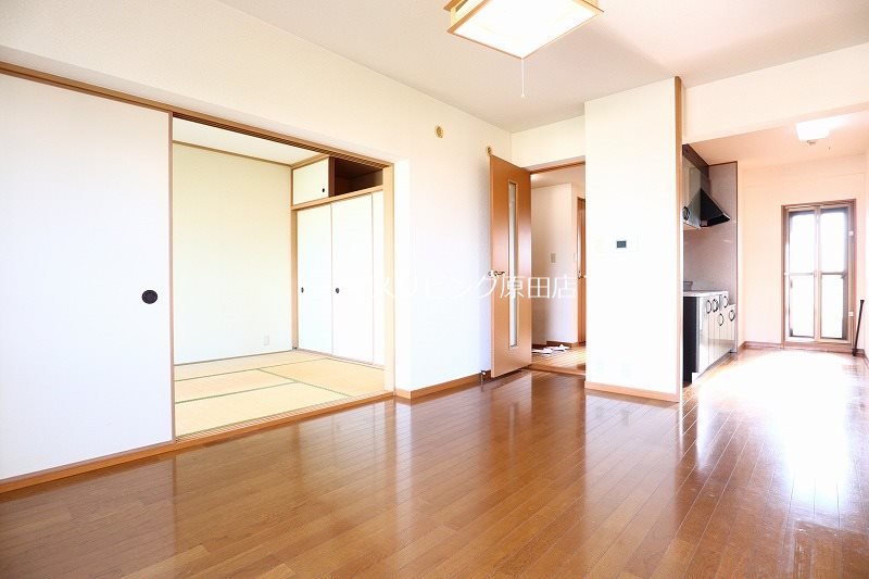 居室・リビング　401号室写真