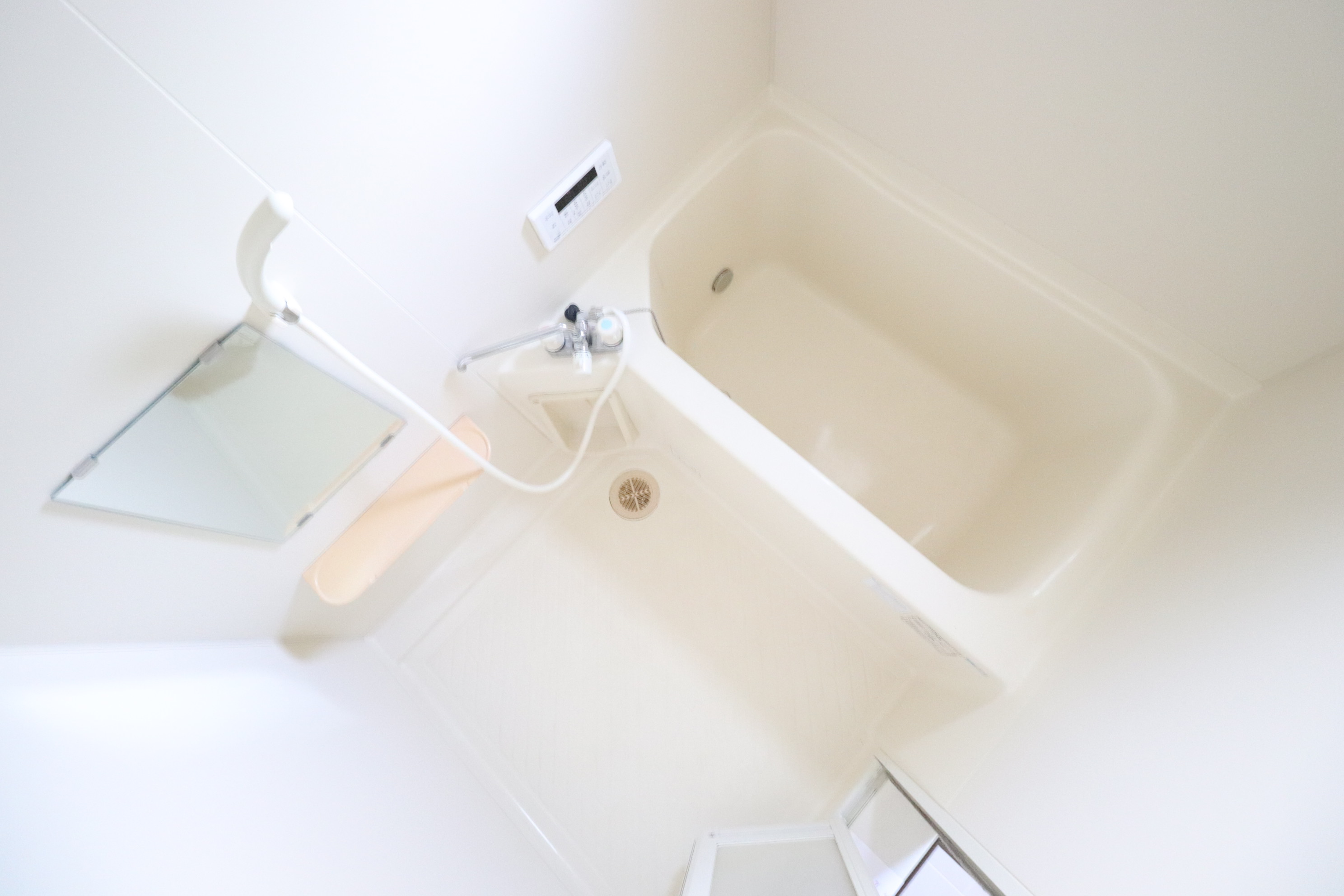 バス・シャワールーム　鏡付きのお風呂♪