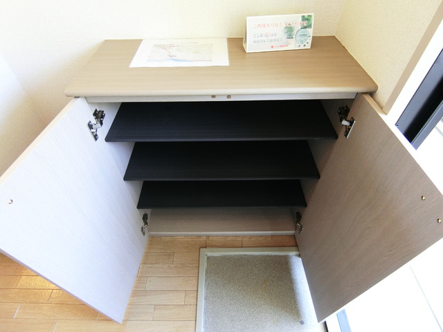 玄関　シューズボックス