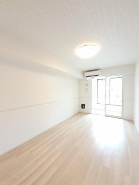 眺望　リビングエアコン、照明完備