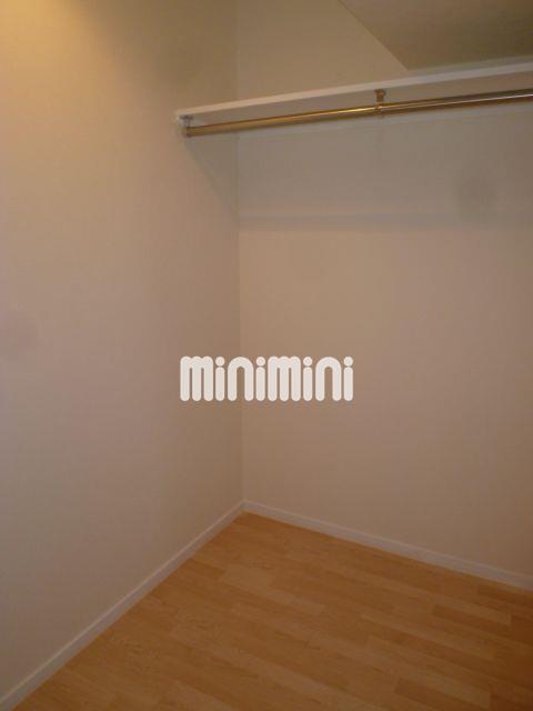 収納　収納力抜群のウォークインクローゼットです