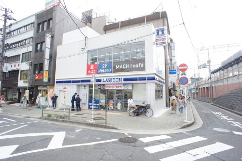 コンビニ　ローソン 近鉄富雄駅前店（コンビニ）まで435m