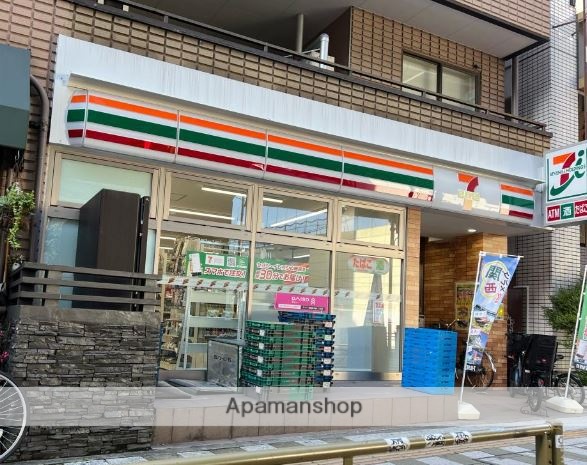 コンビニ　セブン－イレブン世田谷駒沢大学駅西店（コンビニ）まで83m
