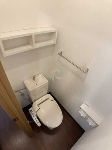 トイレ　カデンザ大塚