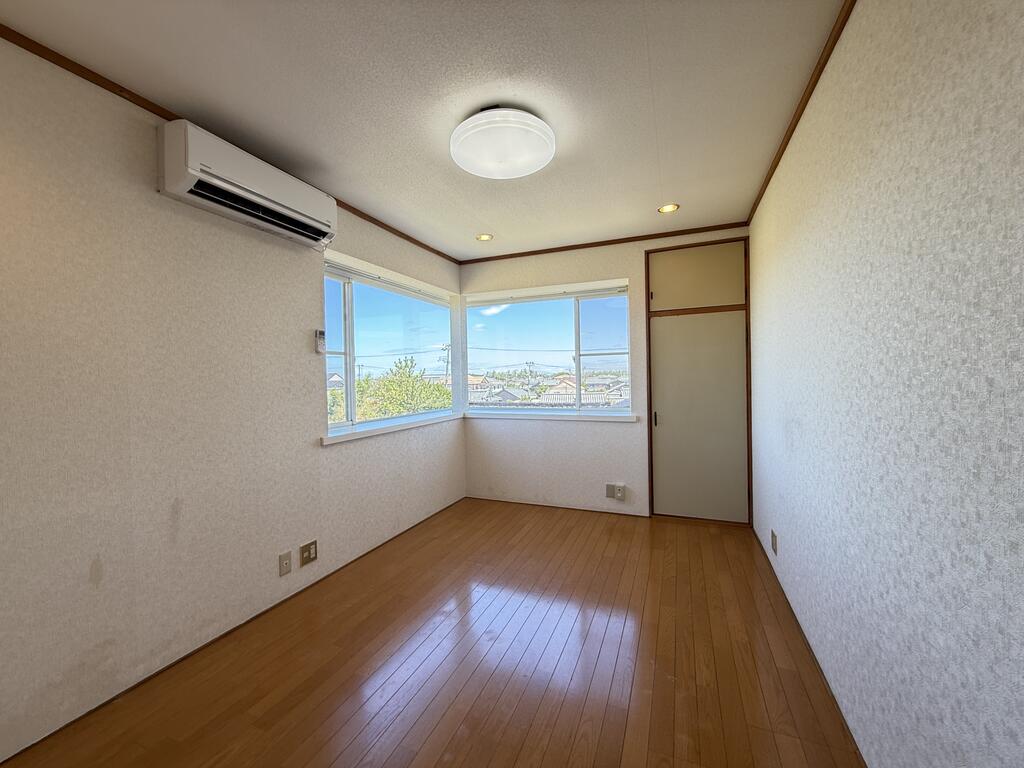 居室・リビング　201号室写真