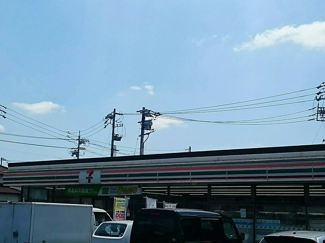 コンビニ　セブンイレブン（コンビニ）まで620m
