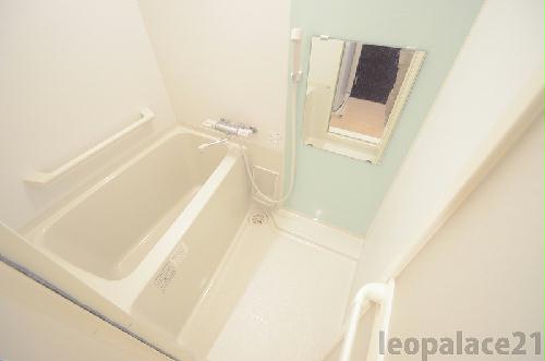 バス・シャワールーム　実際のお部屋と異なる場合がございます。