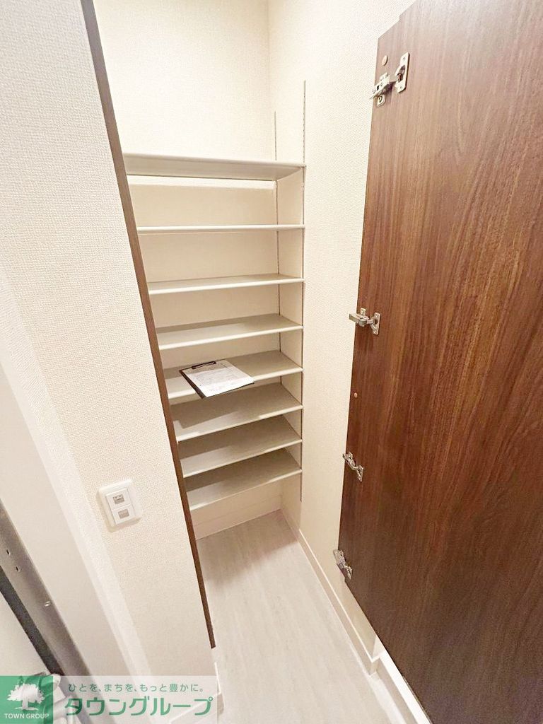 玄関　お問合せはタウンハウジングまで！※現地待合わせ相談可能