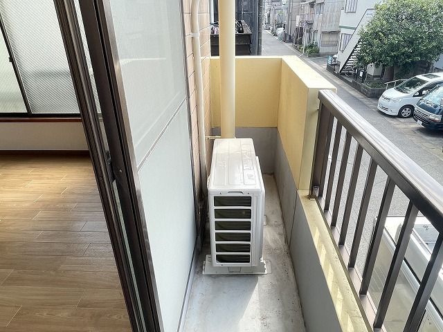 バルコニー　南西向　陽当たり良好バルコニー