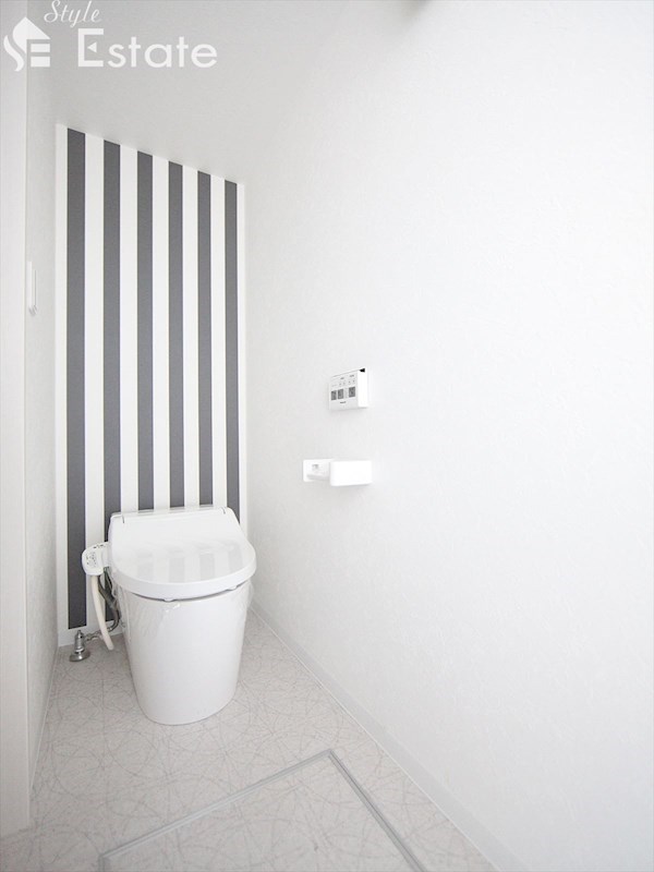 トイレ　温水洗浄便座トイレ