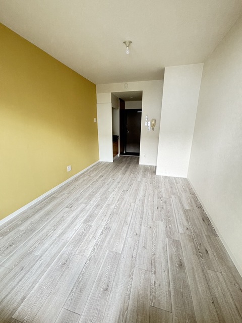 居室・リビング　別部屋参考写真です