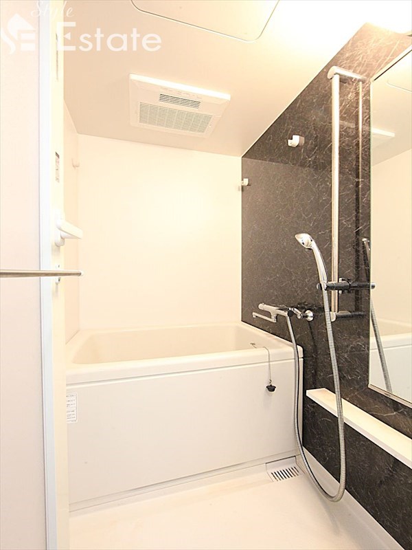 バス・シャワールーム　バスルーム