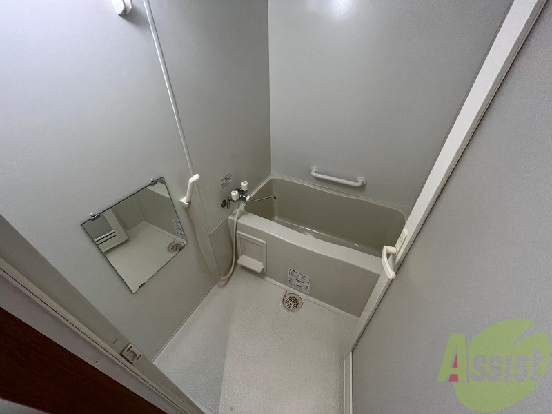 バス・シャワールーム　お風呂になります。一日の疲れを癒してくださいね。