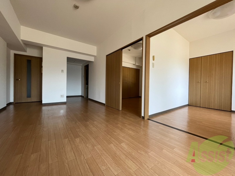 居室・リビング　広くてキレイなお部屋が広がっていて、充実した生活が送れそう。