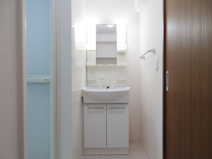 洗面設備　洗髪洗面化粧台