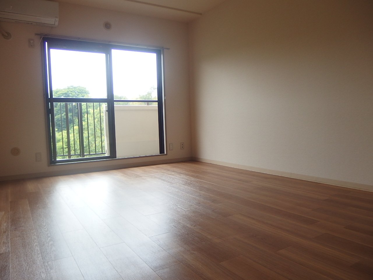 居室・リビング　※他号室写真※現況有姿となります。