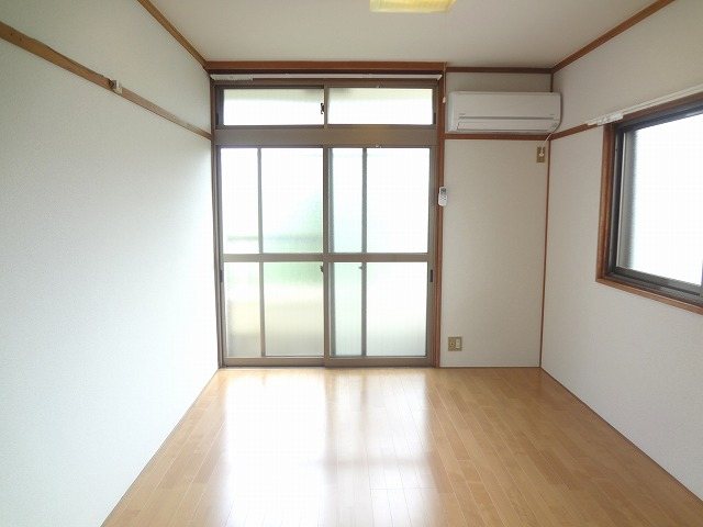 居室・リビング　参考写真です。