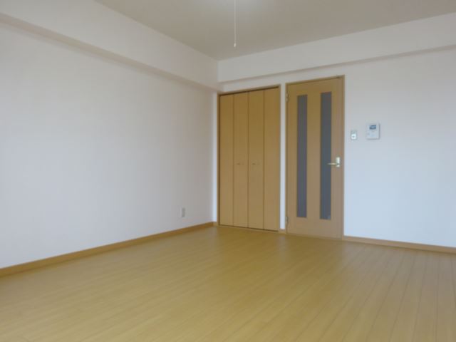 その他部屋・スペース　１０帖ある明るい洋室です