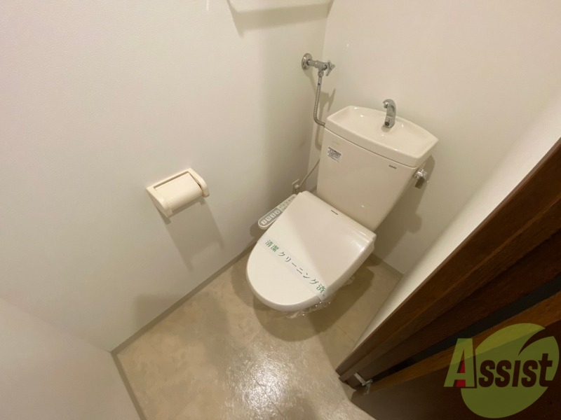 トイレ　シャワートイレになっているので快適です！