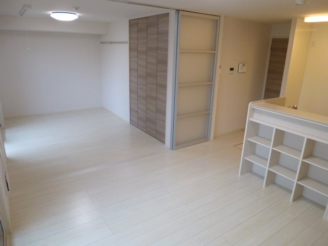 居室・リビング　同建物別号室参考