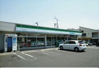 コンビニ　ファミリマート高松中央通り店（コンビニ）まで900m