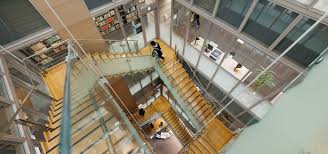 図書館　日本大学法学部図書館（図書館）まで327m