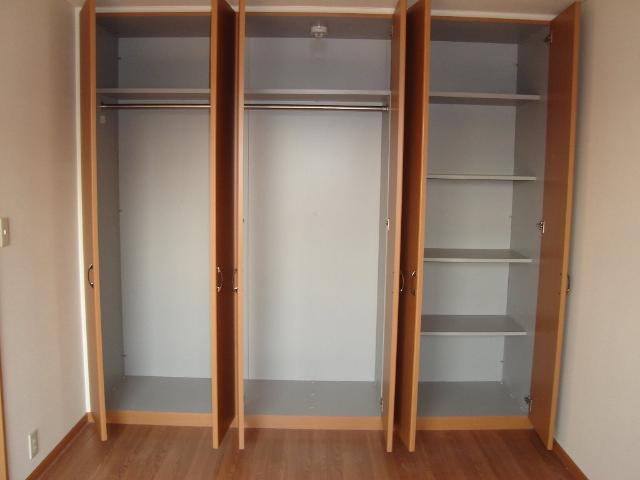 収納　クローゼット