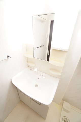 洗面設備　※同物件・同タイプの写真です。