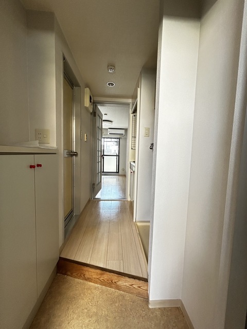 玄関　別部屋参考写真です