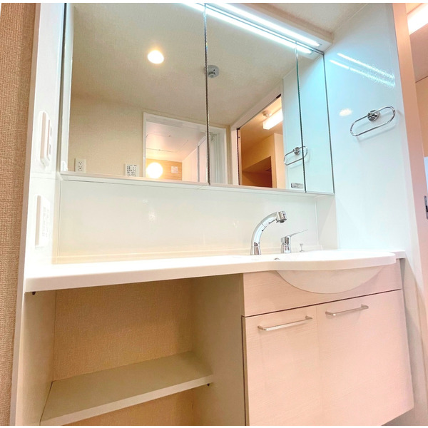 洗面設備　身支度に便利な洗面台♪