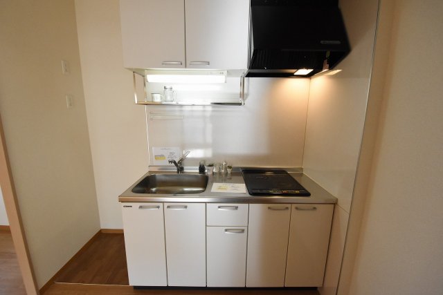 キッチン　IHコンロで火を使わず、料理初心者の方にもおすすめです！