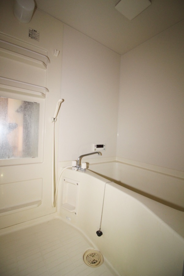 バス・シャワールーム　お風呂場スペース