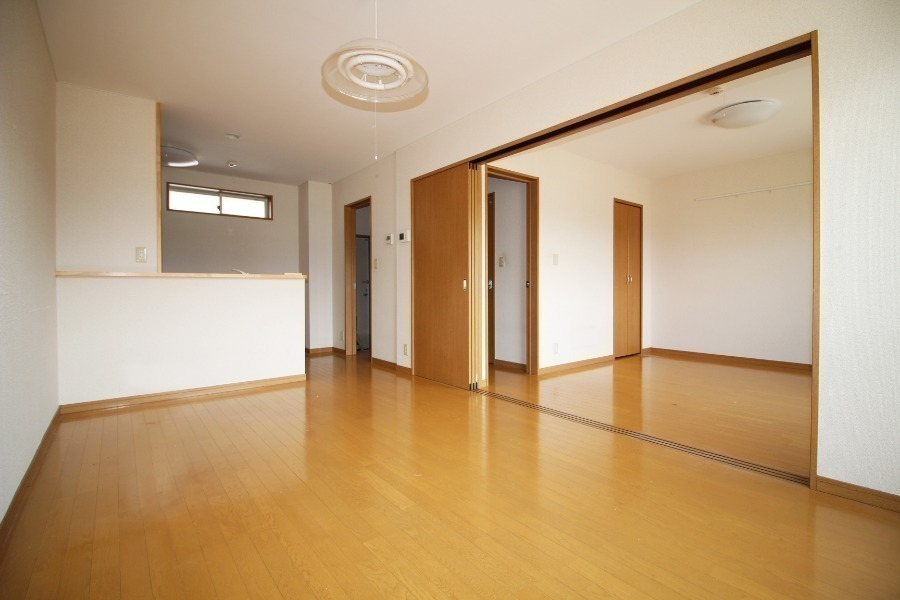 居室・リビング　対面キッチンのあるリビング