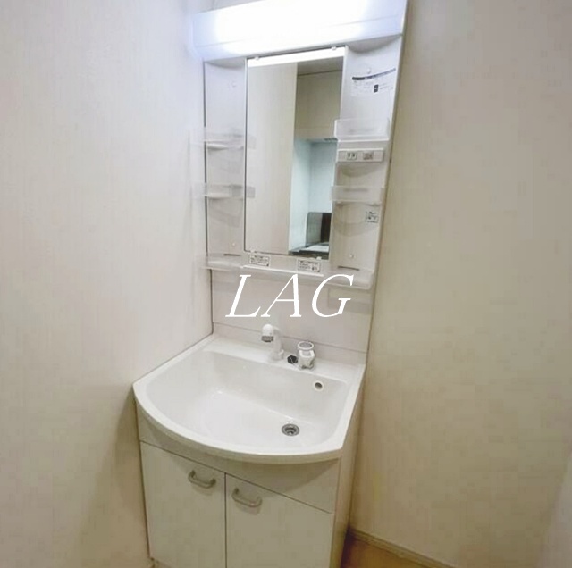 洗面設備　独立洗面台です。