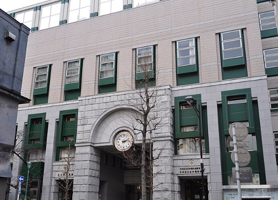 小学校　中央区立日本橋小学校（小学校）まで679m