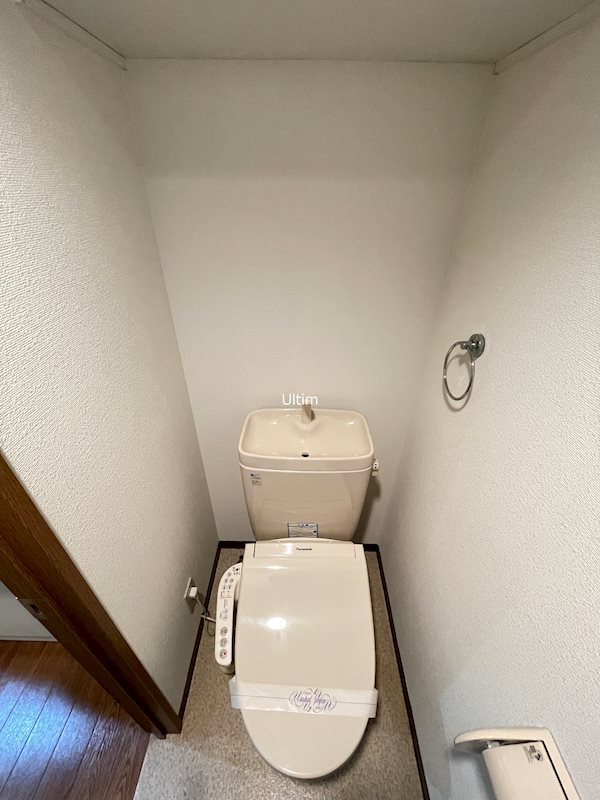 トイレ　※別のお部屋のお写真です。御参考までに。