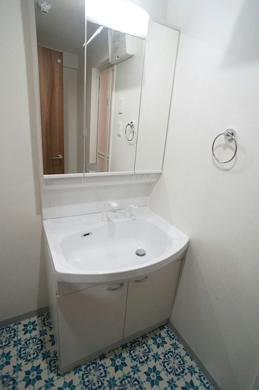 洗面設備　※別号室の参考写真です★（実際のお部屋とは異なります）