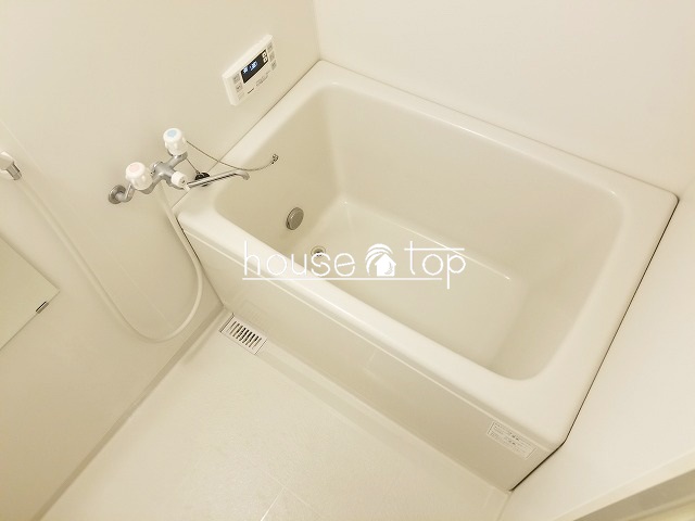 バス・シャワールーム　追い焚き給湯式バス