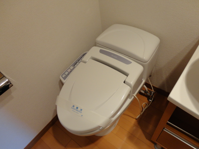 トイレ　別号室の参考写真です。