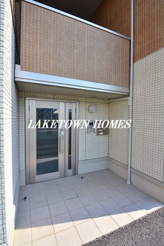 エントランス　オートロック付のエントランスです。