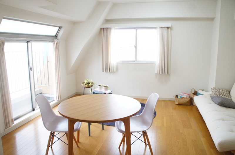 居室・リビング　※退去前の写真となります。（モデル家具設置あり）