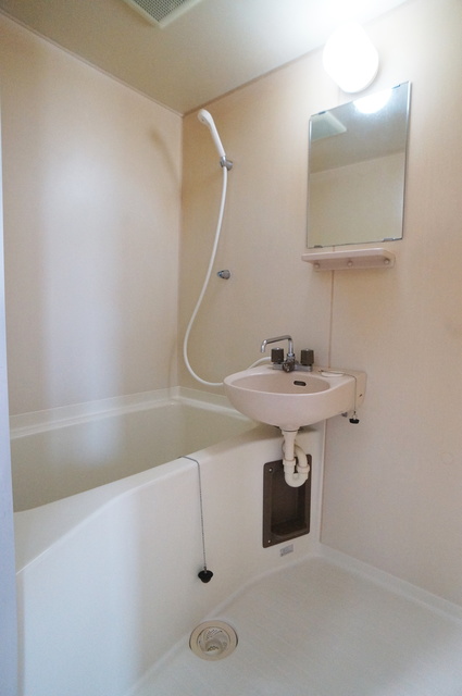 バス・シャワールーム　人気の浴槽付き☆快適にバスタイムをお過ごしいただけます♪