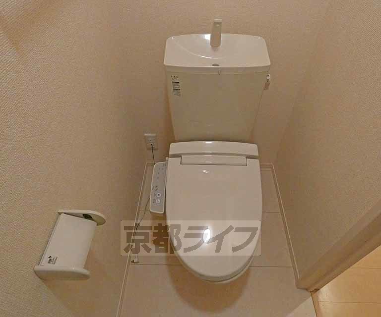 トイレ　ウォシュレット機能付きです・