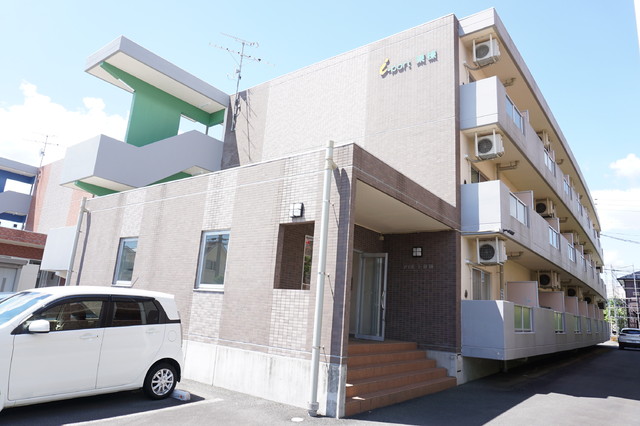 建物外観　２０２１年６月撮影